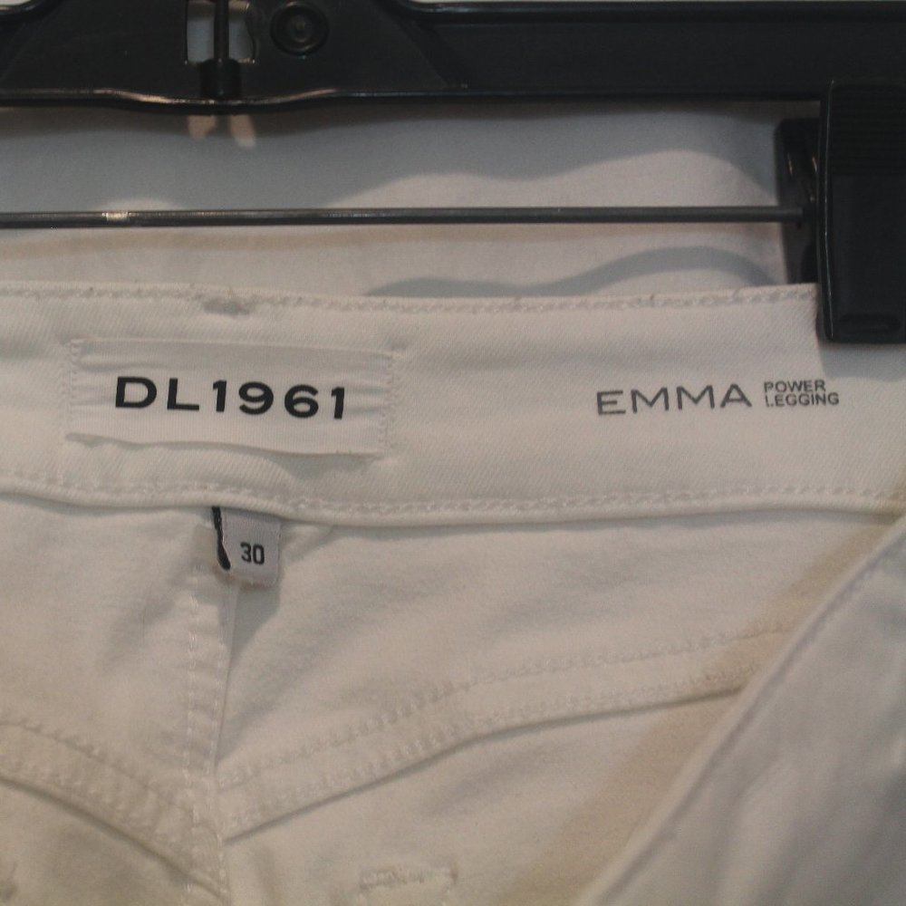 DL1961 White Jeans